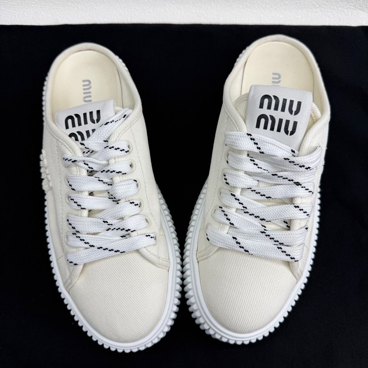 Miu Miu Miu Miu Embroidered Logo Mules Size 37.5 Size US 7.5 / IT 37.5 - 10 Thumbnail
