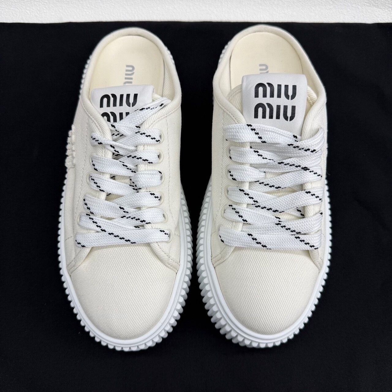 Miu Miu Miu Miu Embroidered Logo Mules Size 37.5 Size US 7.5 / IT 37.5 - 3 Thumbnail