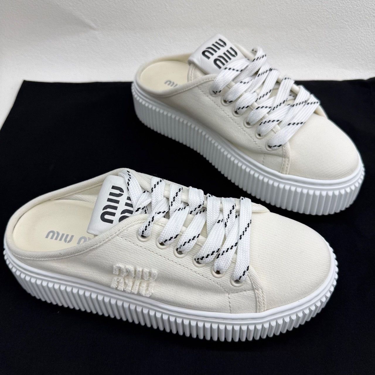 Miu Miu Miu Miu Embroidered Logo Mules Size 37.5 Size US 7.5 / IT 37.5 - 4 Thumbnail