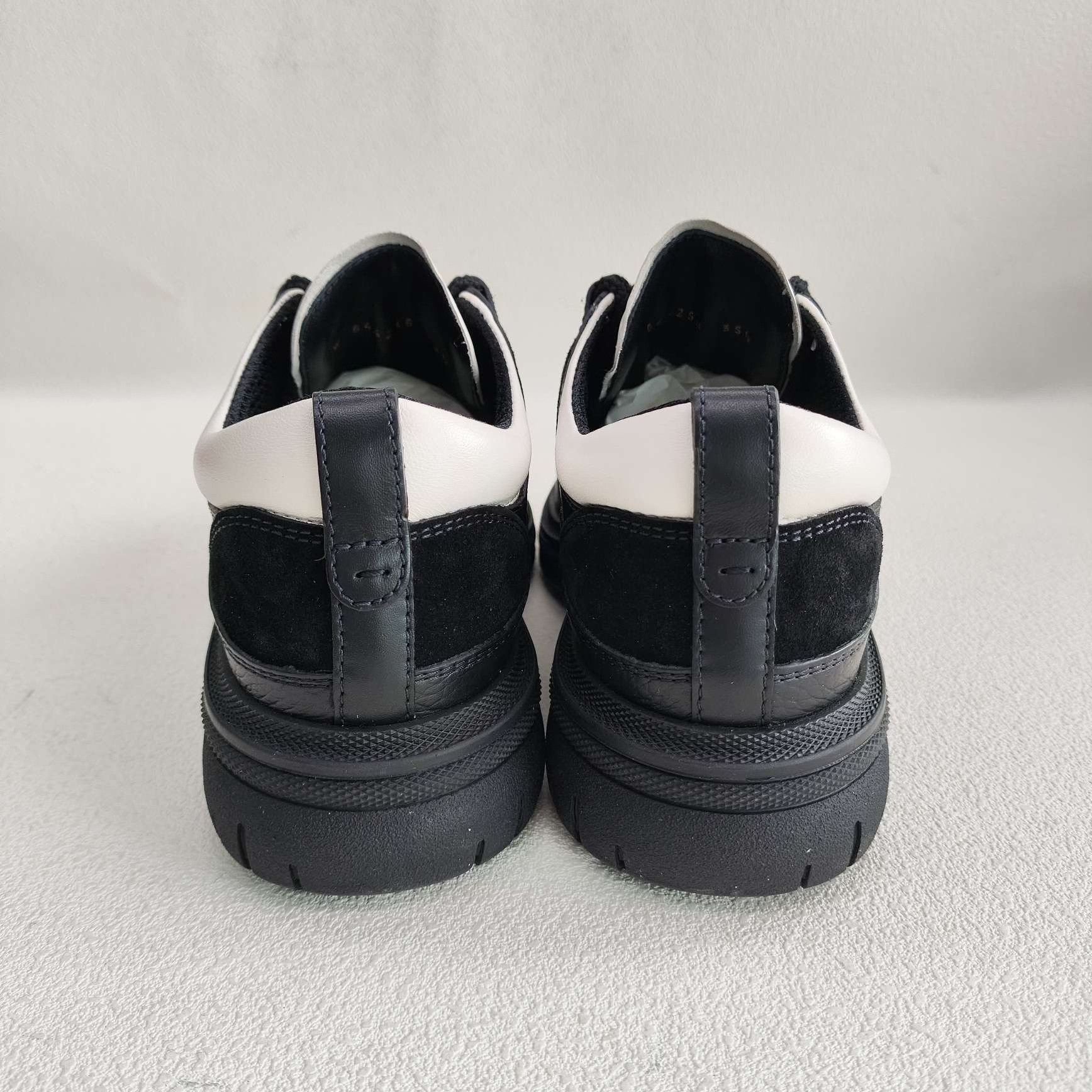 Chanel Chanel Quilted Low-Top Sneakers Size 35.5 Size US 5.5 / IT 35.5 - 6 Thumbnail