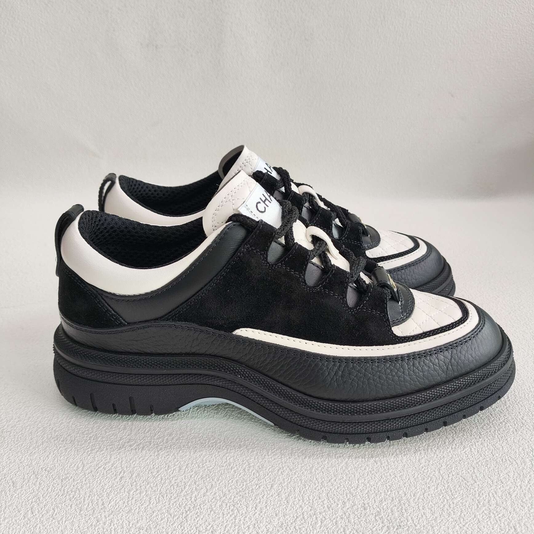 Chanel Chanel Quilted Low-Top Sneakers Size 35.5 Size US 5.5 / IT 35.5 - 5 Thumbnail