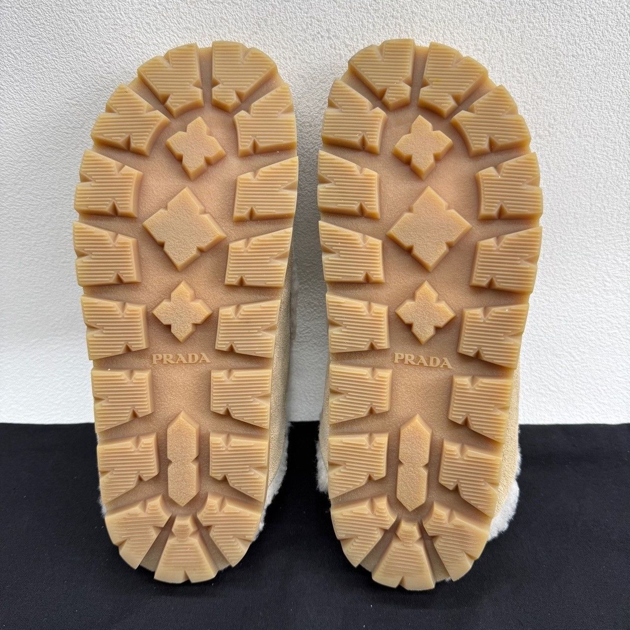 Prada Prada Logo Plaque Shearling Slip Ons Size 36 Size US 6 / IT 36 - 9 Thumbnail
