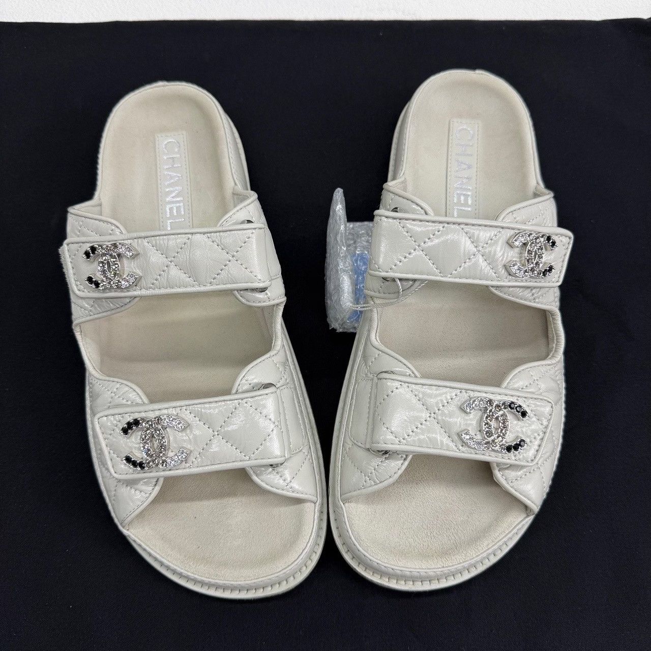 Chanel Chanel Quilted Logo Sandals Size 38.5 Size US 7.5 / IT 37.5 - 10 Thumbnail