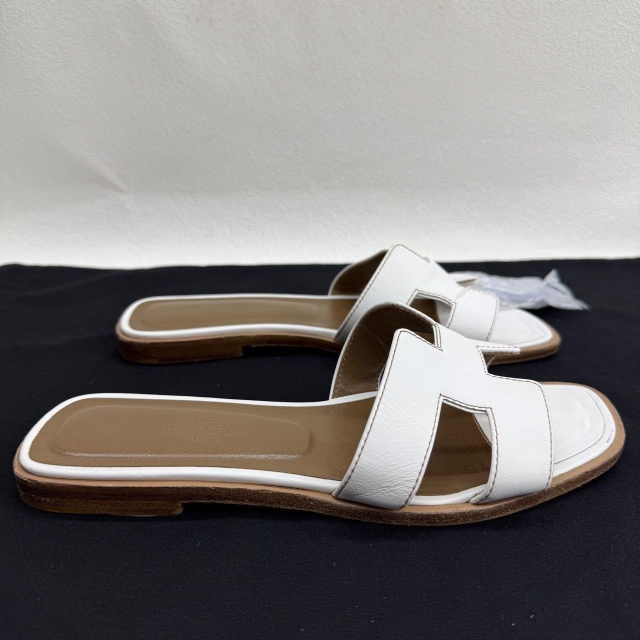Hermes Hermès White Oran Sandals Size 36 Size US 6 / IT 36 - 5 Thumbnail