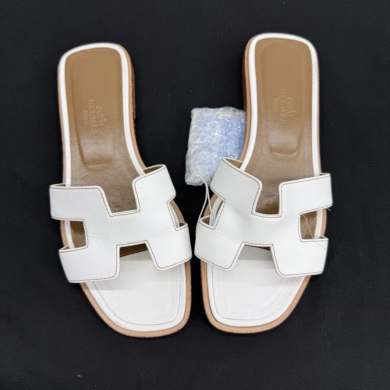 Hermes Hermès White Oran Sandals Size 36 Size US 6 / IT 36 - 10 Thumbnail