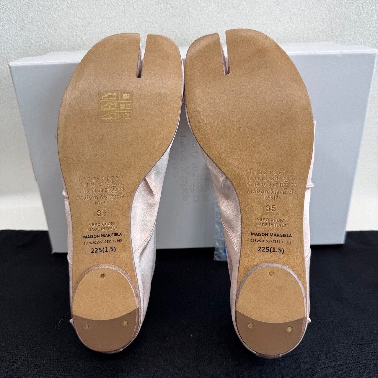 Maison Margiela Maison Margiela Pink Satin Tabi Ballet Flats Size 35 Size US 5 / IT 35 - 9 Thumbnail