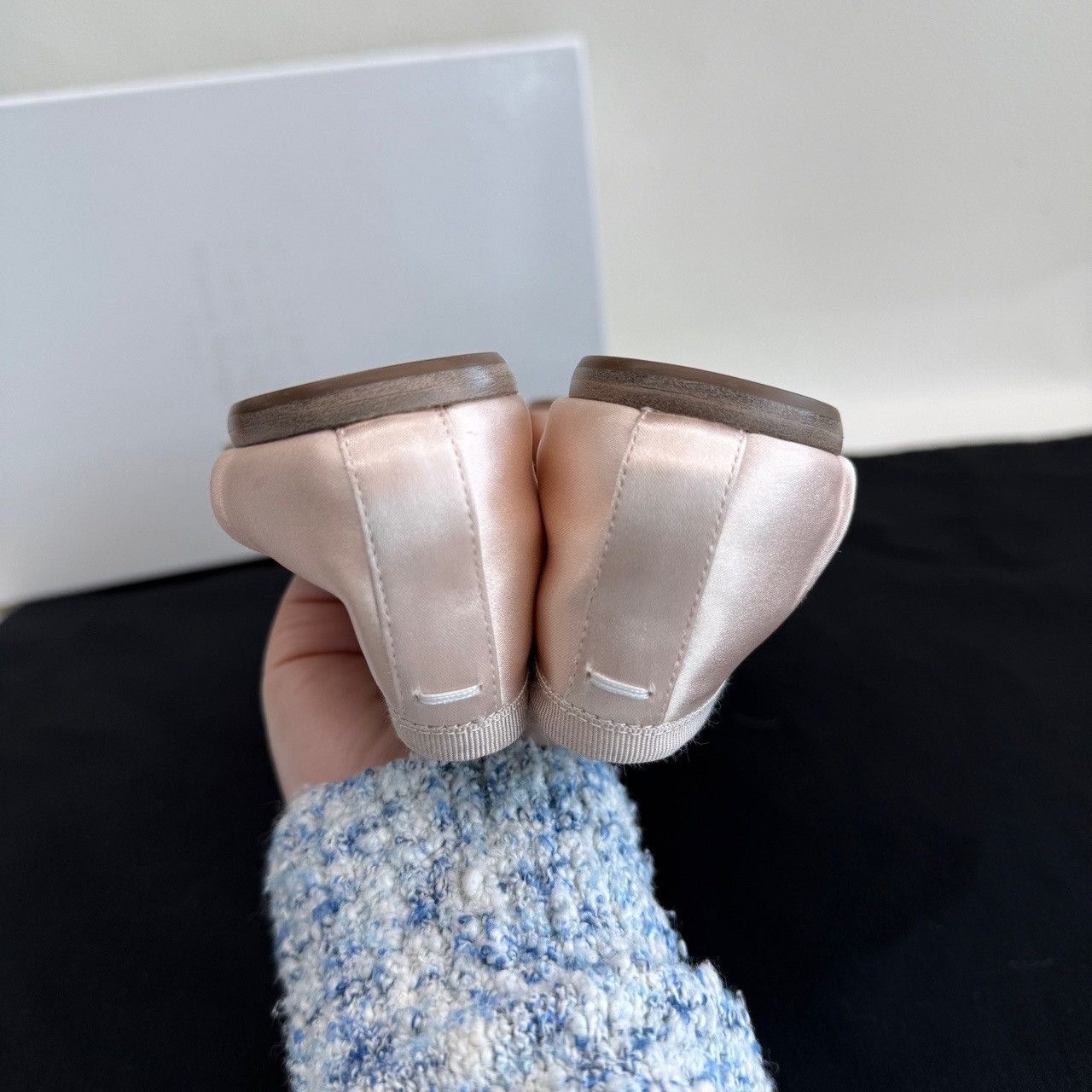 Maison Margiela Maison Margiela Pink Satin Tabi Ballet Flats Size 35 Size US 5 / IT 35 - 8 Thumbnail