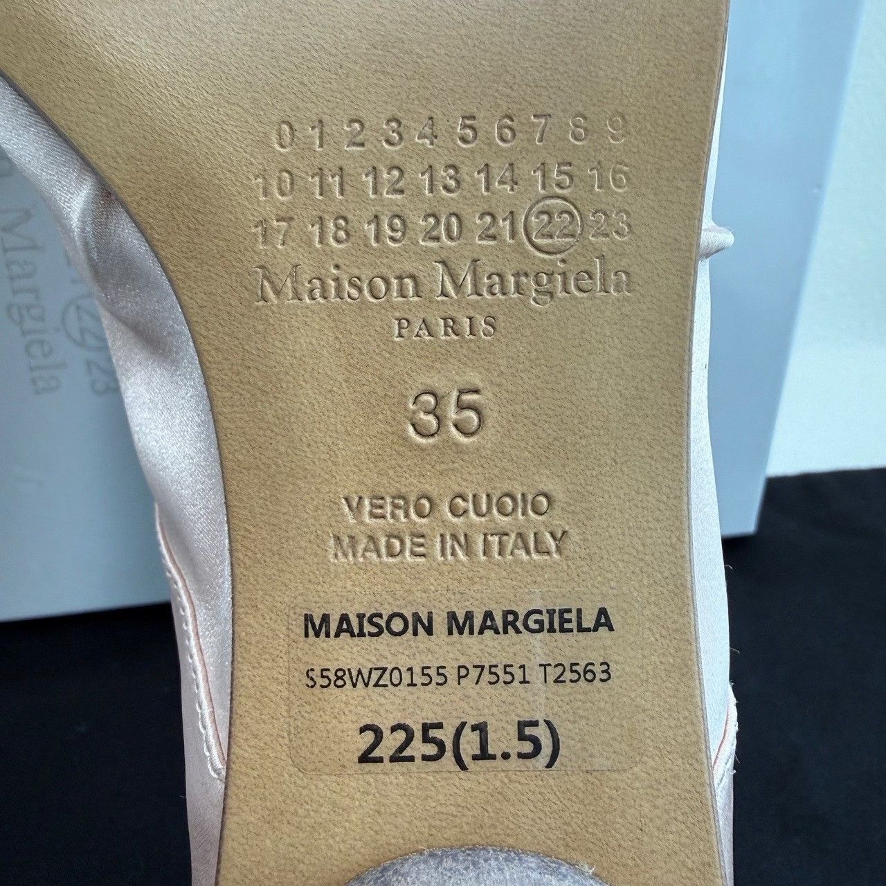 Maison Margiela Maison Margiela Pink Satin Tabi Ballet Flats Size 35 Size US 5 / IT 35 - 10 Thumbnail