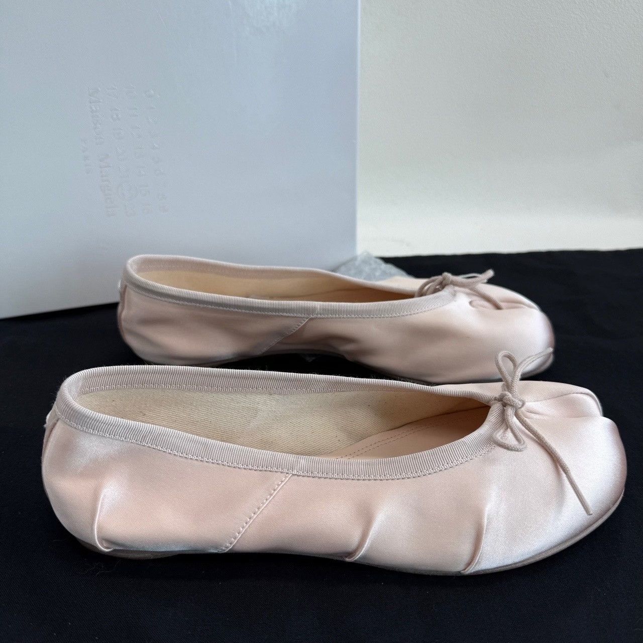 Maison Margiela Maison Margiela Pink Satin Tabi Ballet Flats Size 35 Size US 5 / IT 35 - 6 Thumbnail