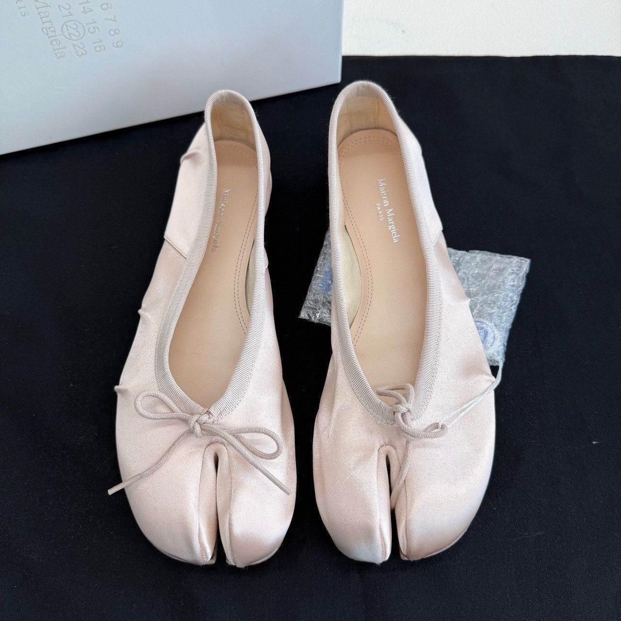 Maison Margiela Maison Margiela Pink Satin Tabi Ballet Flats Size 35 Size US 5 / IT 35 - 4 Thumbnail