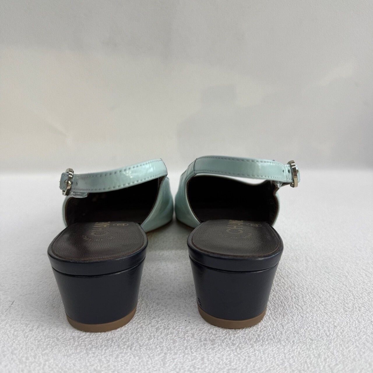 Chanel Chanel Two-Tone Slingback Block Heels Size 36C Size US 6 / IT 36 - 6 Thumbnail