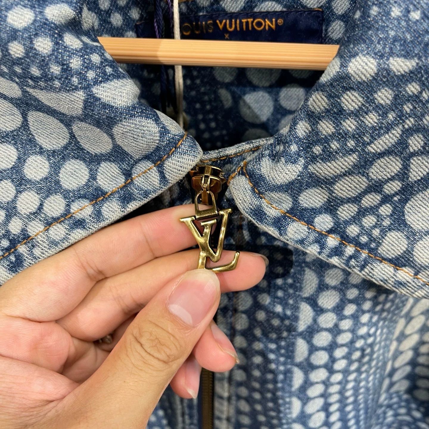 Louis Vuitton Polka Dot Zip Denim Jacket Size US L / EU 52-54 / 3 - 4 Thumbnail
