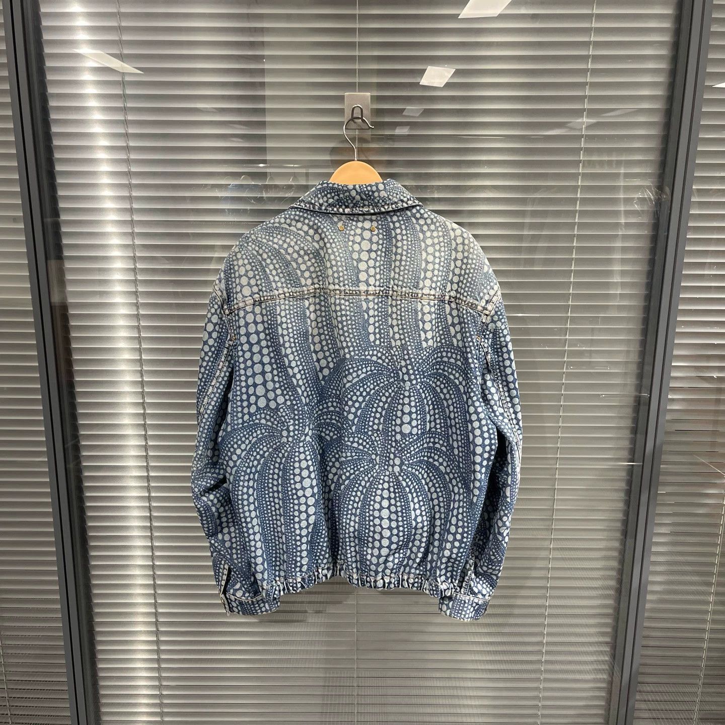 Louis Vuitton Polka Dot Zip Denim Jacket Size US L / EU 52-54 / 3 - 2 Thumbnail
