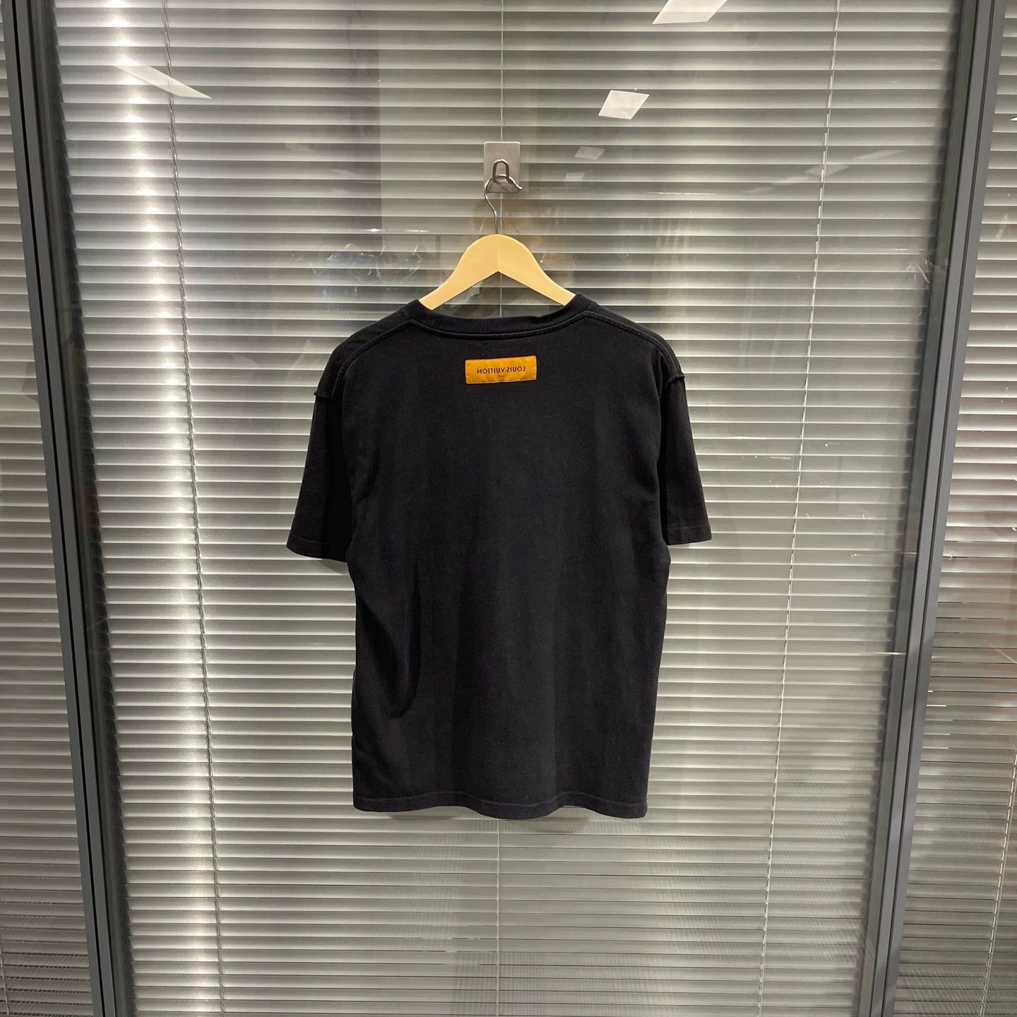 Louis Vuitton All Over Print Black T-Shirt Size US M / EU 48-50 / 2 - 2 Thumbnail