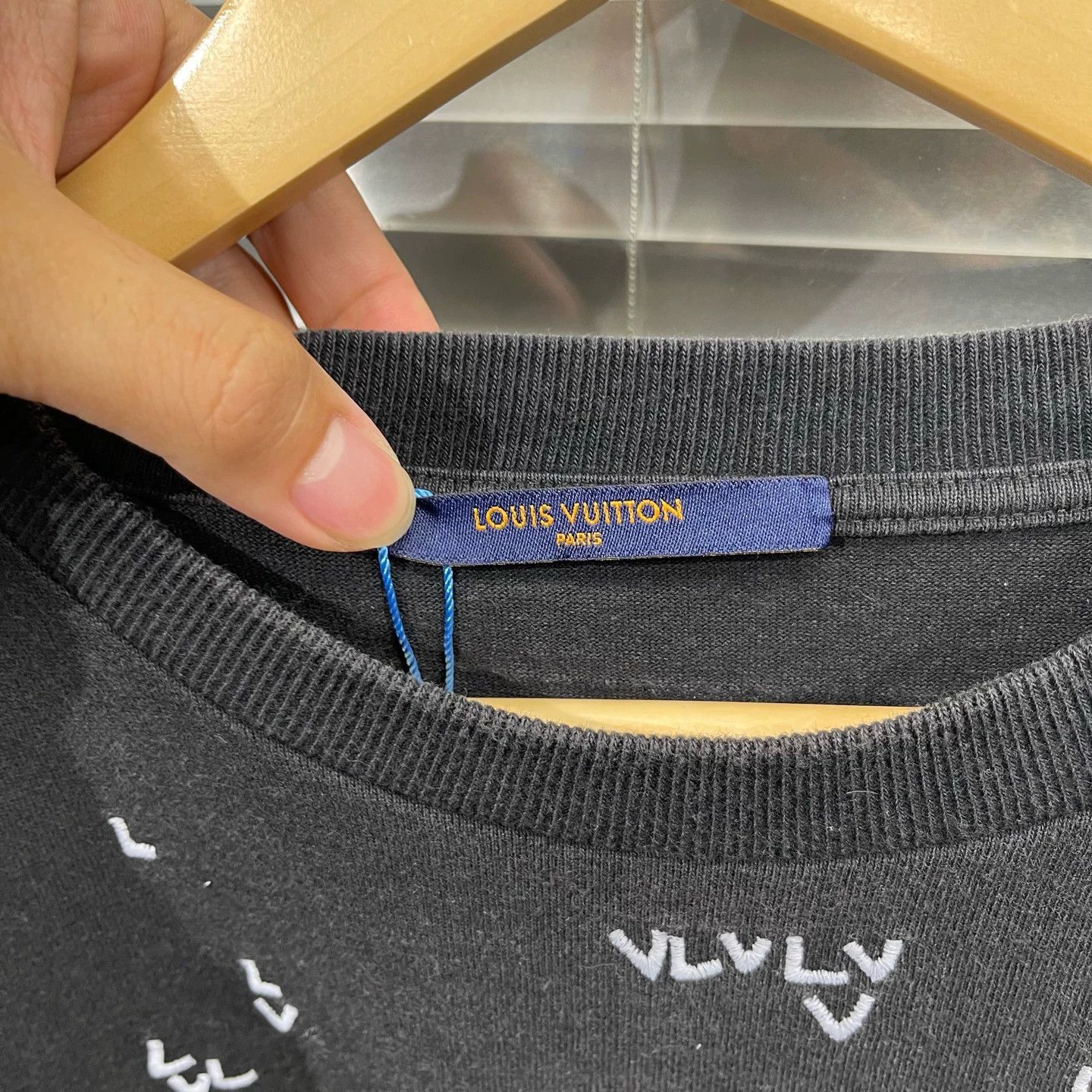Louis Vuitton All Over Print Black T-Shirt Size US M / EU 48-50 / 2 - 3 Thumbnail