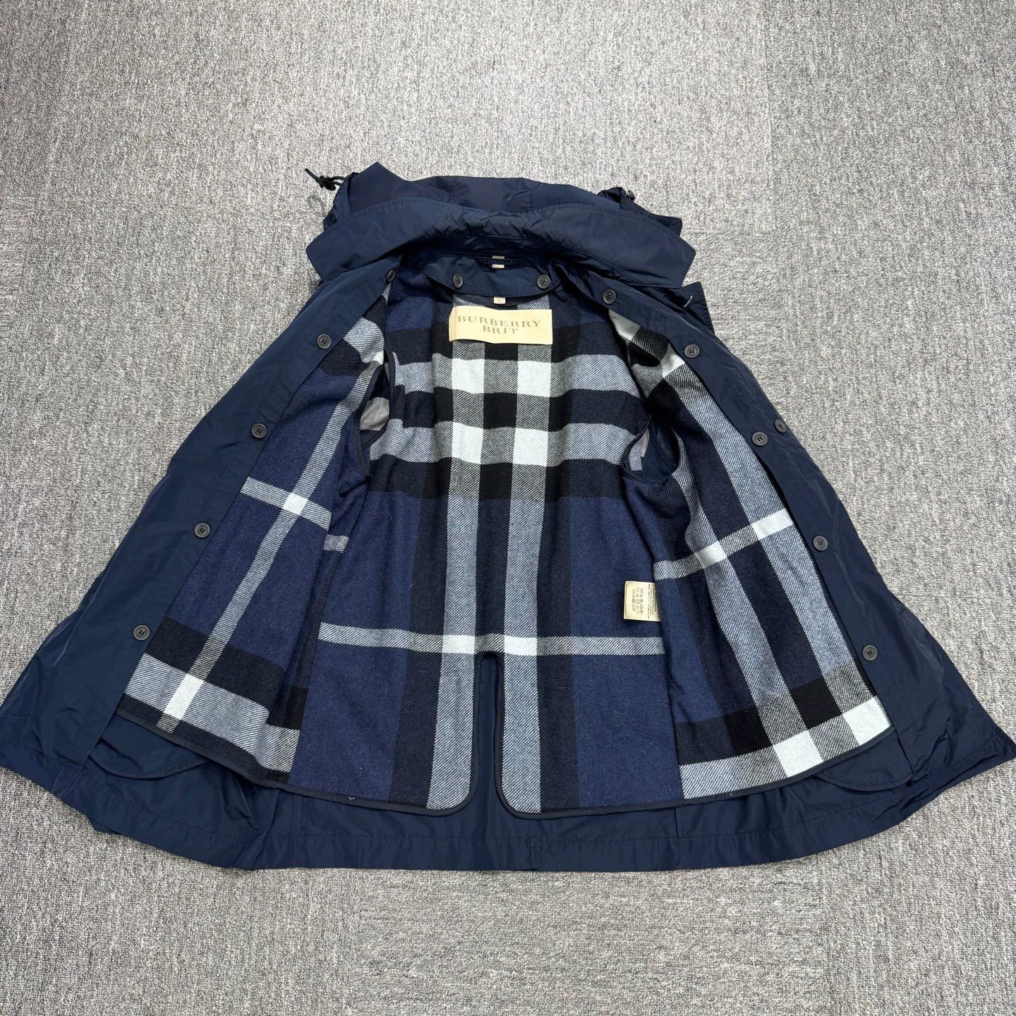Burberry Blue Trench with Removable Wool Liner Size US L / EU 52-54 / 3 - 2 Thumbnail