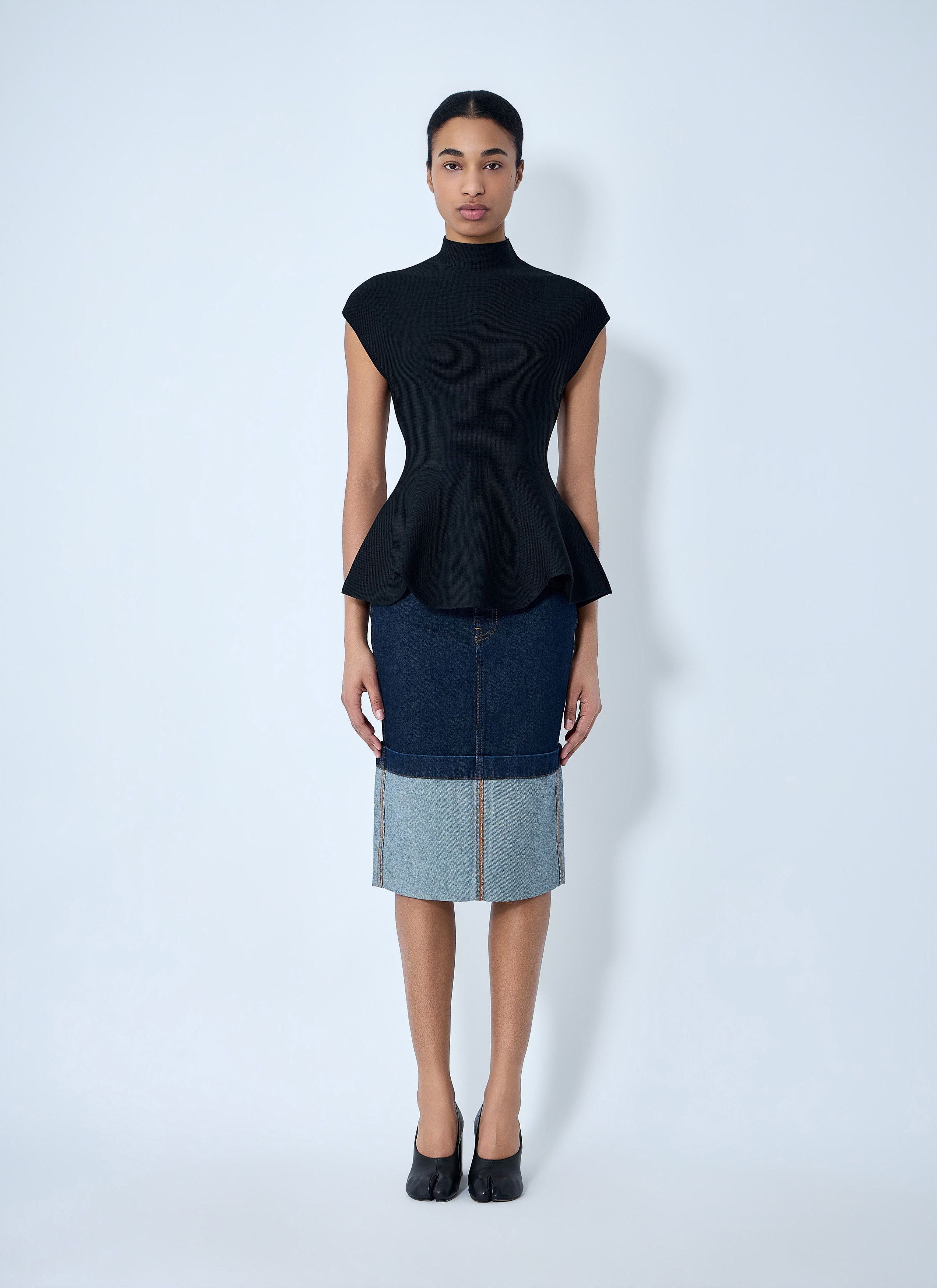 KHAITE Kilian Midi Skirt Size 27" / US 4 / IT 40 - 2 Thumbnail