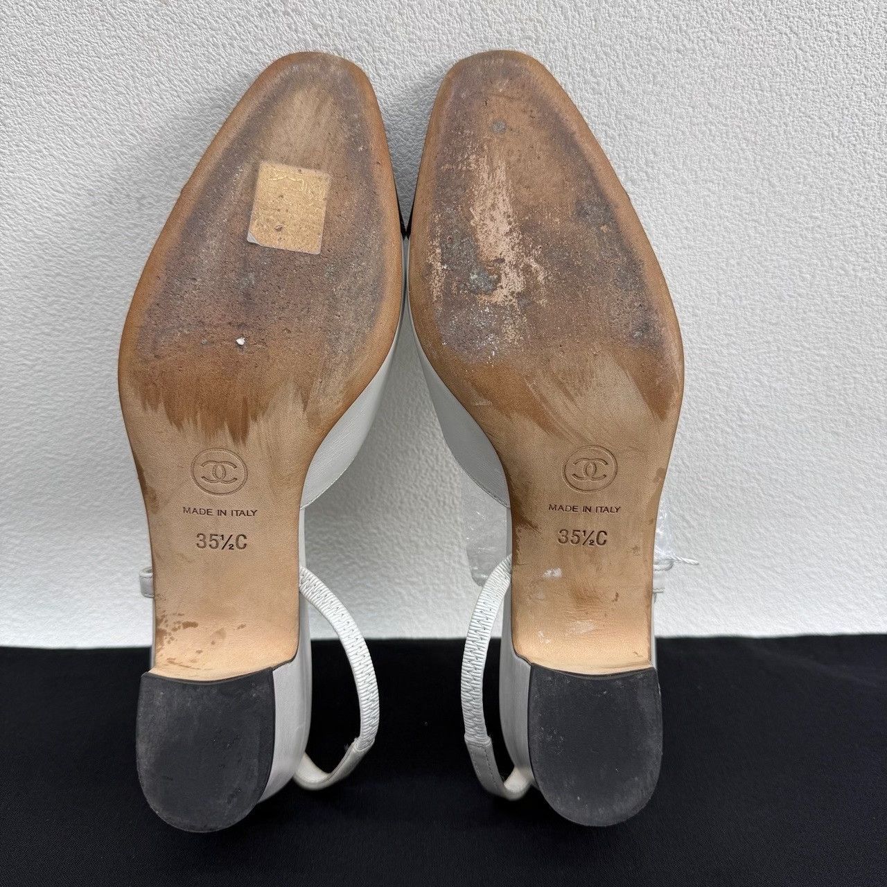 Chanel Chanel Cap Toe Slingback Heels Size 35.5 Size US 5.5 / IT 35.5 - 7 Thumbnail
