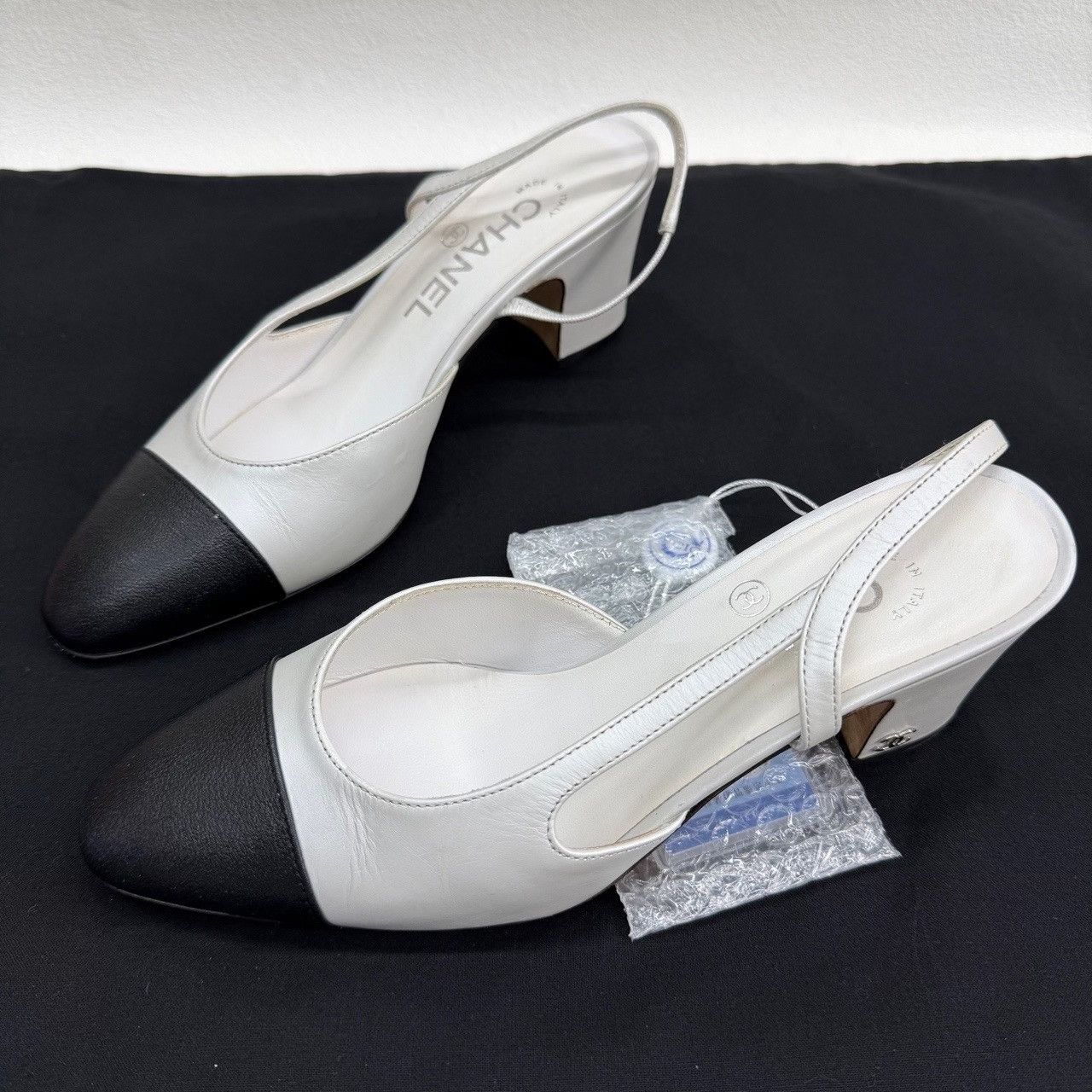Chanel Chanel Cap Toe Slingback Heels Size 35.5 Size US 5.5 / IT 35.5 - 2 Thumbnail