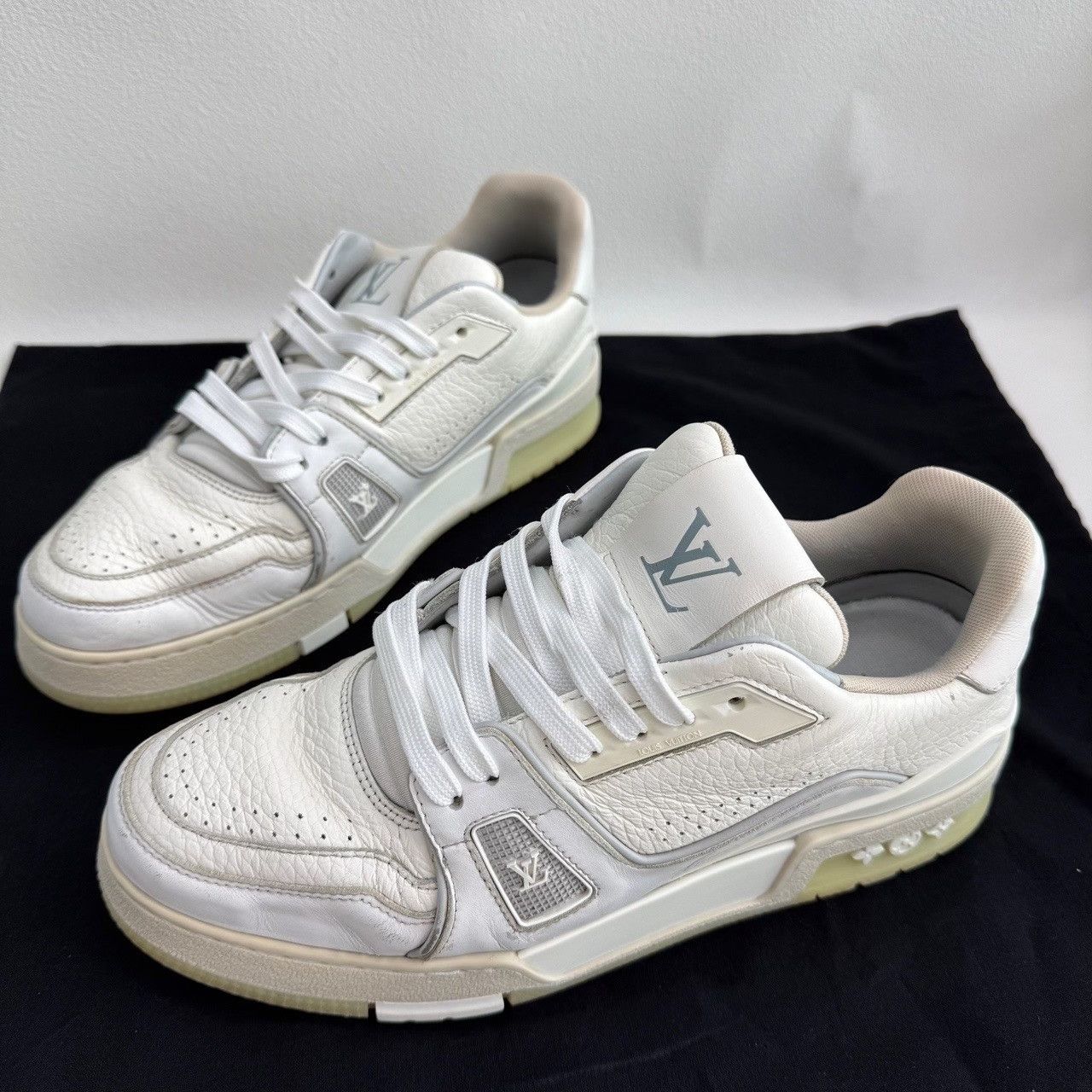 Louis Vuitton Louis Vuitton Trainer White Low-Top Sneakers Size 7 Size US 7 / EU 40 - 2 Thumbnail
