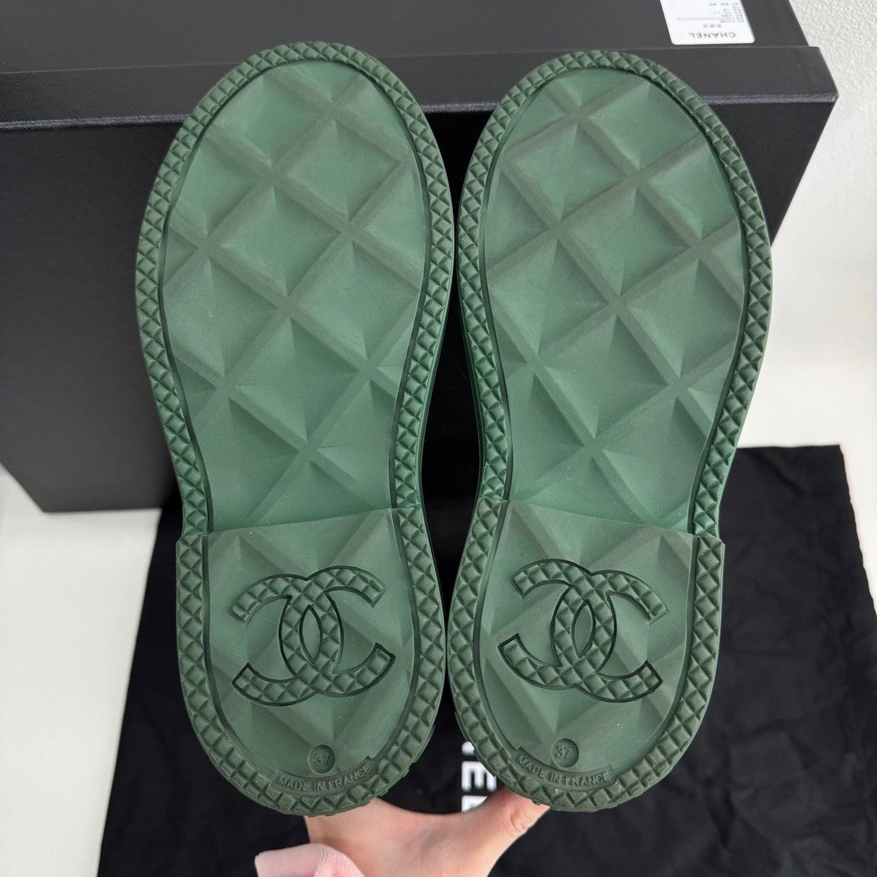 Chanel Chanel Logo Green Rain Boots Size 37 Size US 6 / IT 36 - 9 Thumbnail