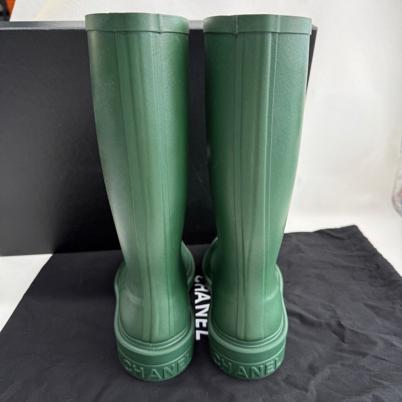 Chanel Chanel Logo Green Rain Boots Size 37 Size US 6 / IT 36 - 7 Thumbnail