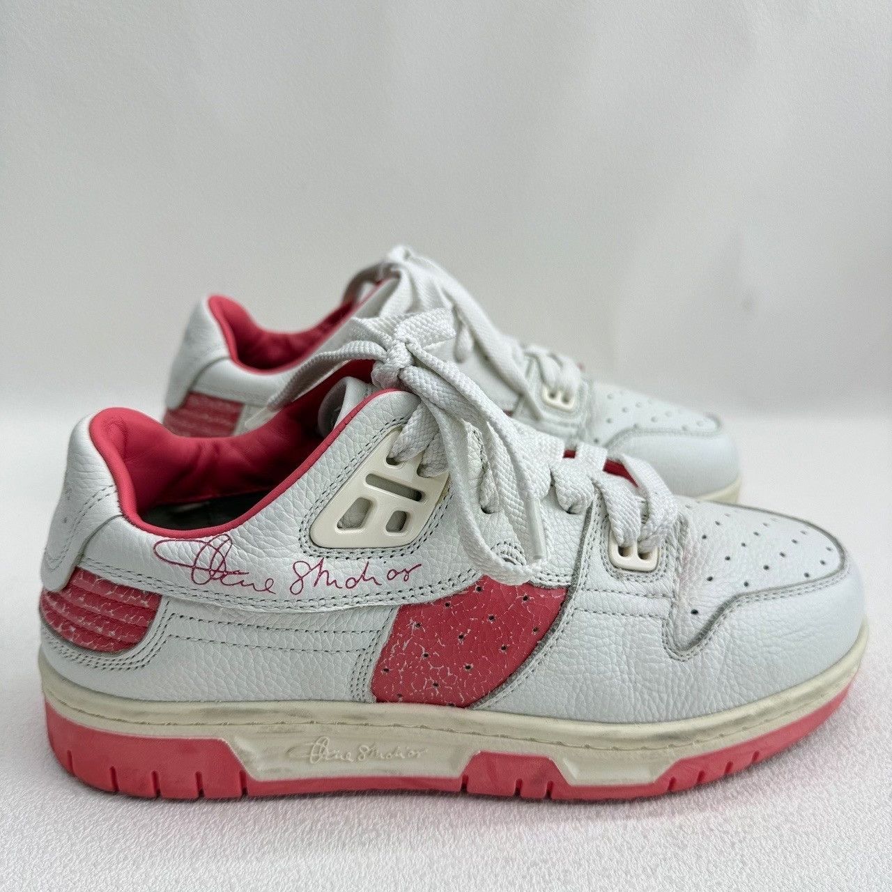 Acne Studios Acne Studios Pink Leather Low-Top Sneakers Size 36 Size US 6 / IT 36 - 5 Thumbnail