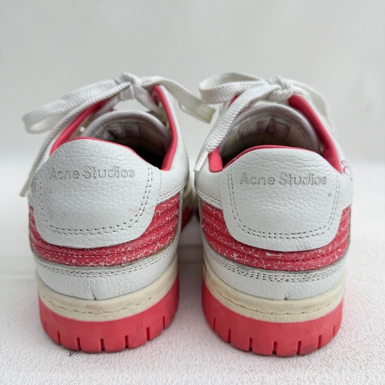 Acne Studios Acne Studios Pink Leather Low-Top Sneakers Size 36 Size US 6 / IT 36 - 6 Thumbnail