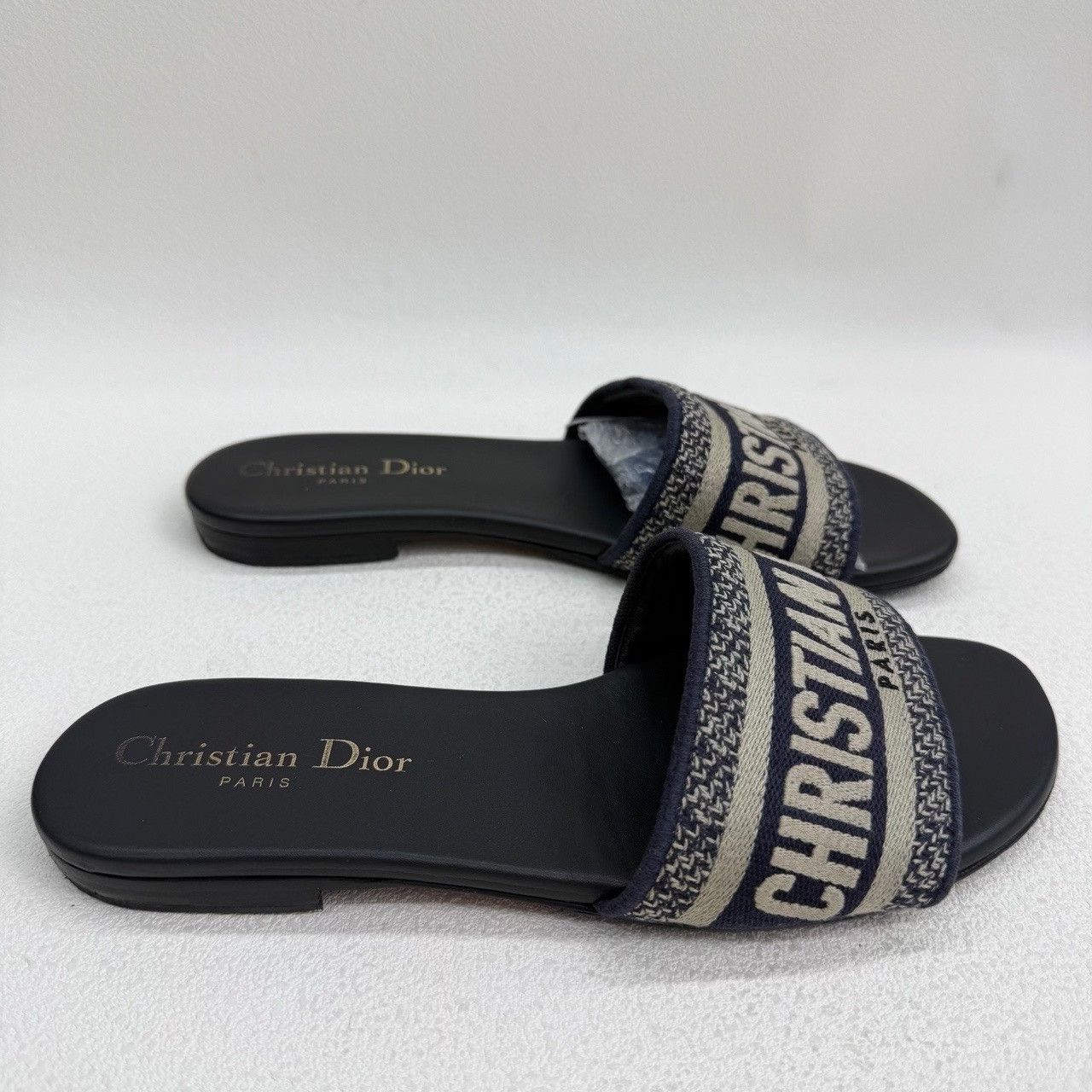 Dior Dior Dway Embroidered Slides Size 35.5 Size US 5.5 / IT 35.5 - 5 Thumbnail
