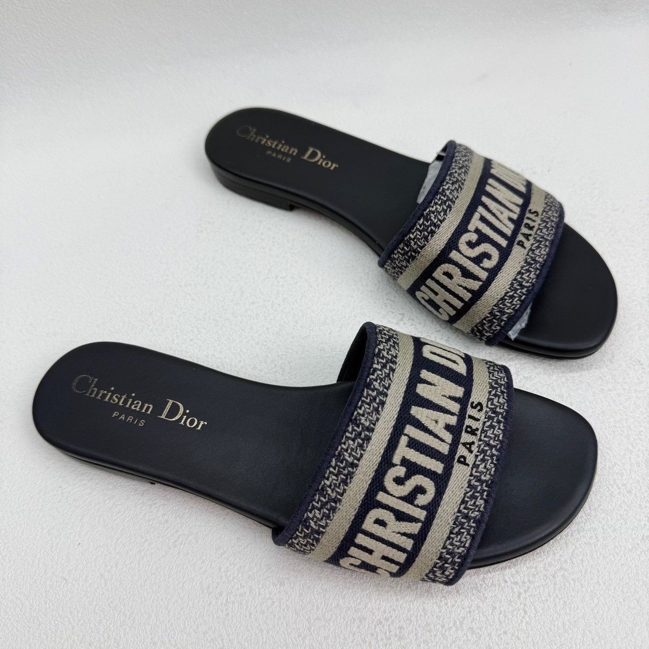 Dior Dior Dway Embroidered Slides Size 35.5 Size US 5.5 / IT 35.5 - 4 Thumbnail