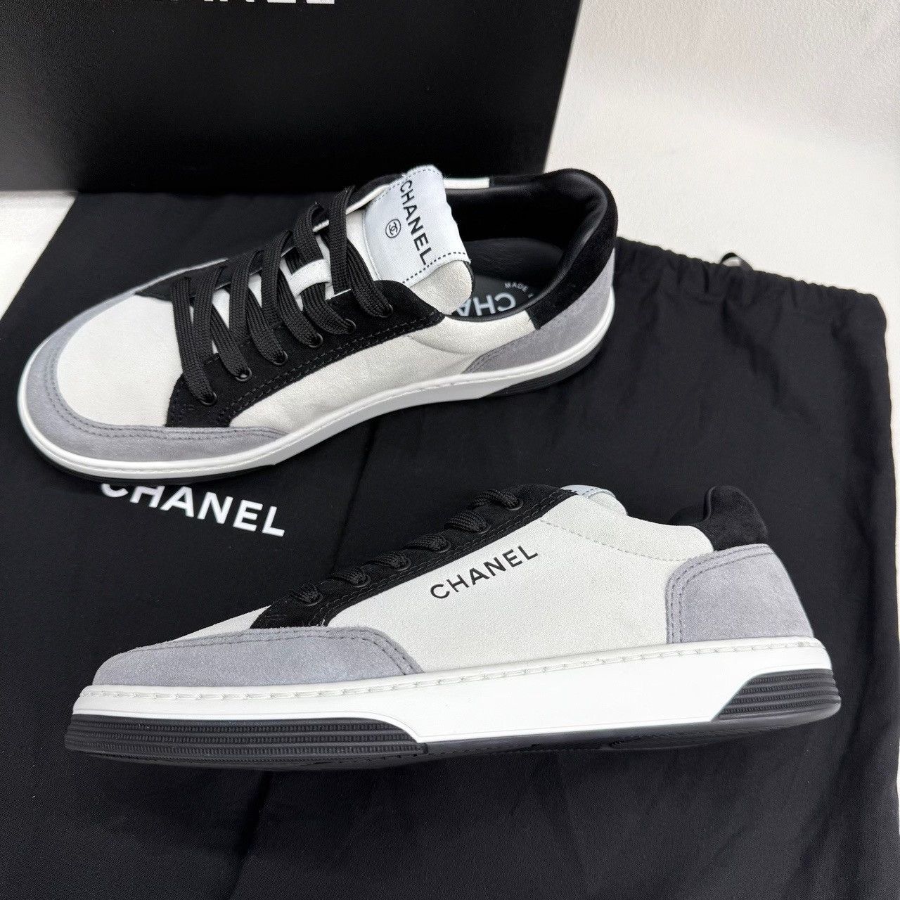Chanel Chanel Panel Low-Top Sneakers Size 37 Size US 6 / IT 36 - 10 Thumbnail