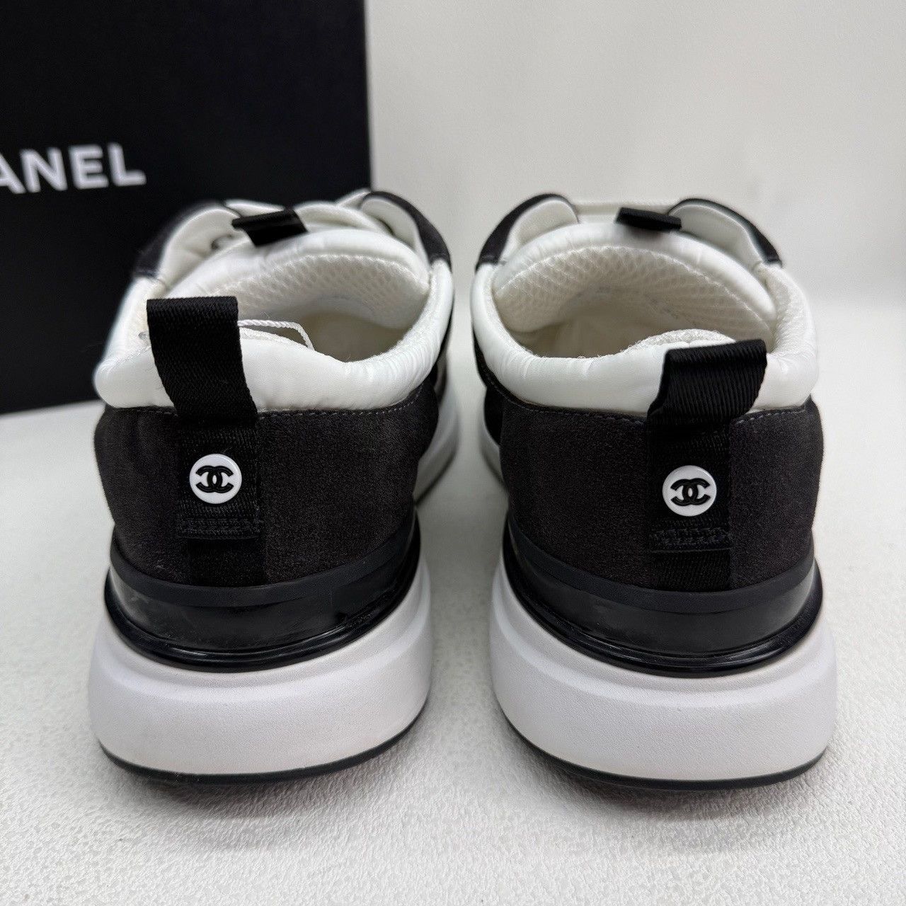 Chanel Chanel CC Logo Low-Top Sneakers Size 40 Size US 9 / IT 39 - 7 Thumbnail