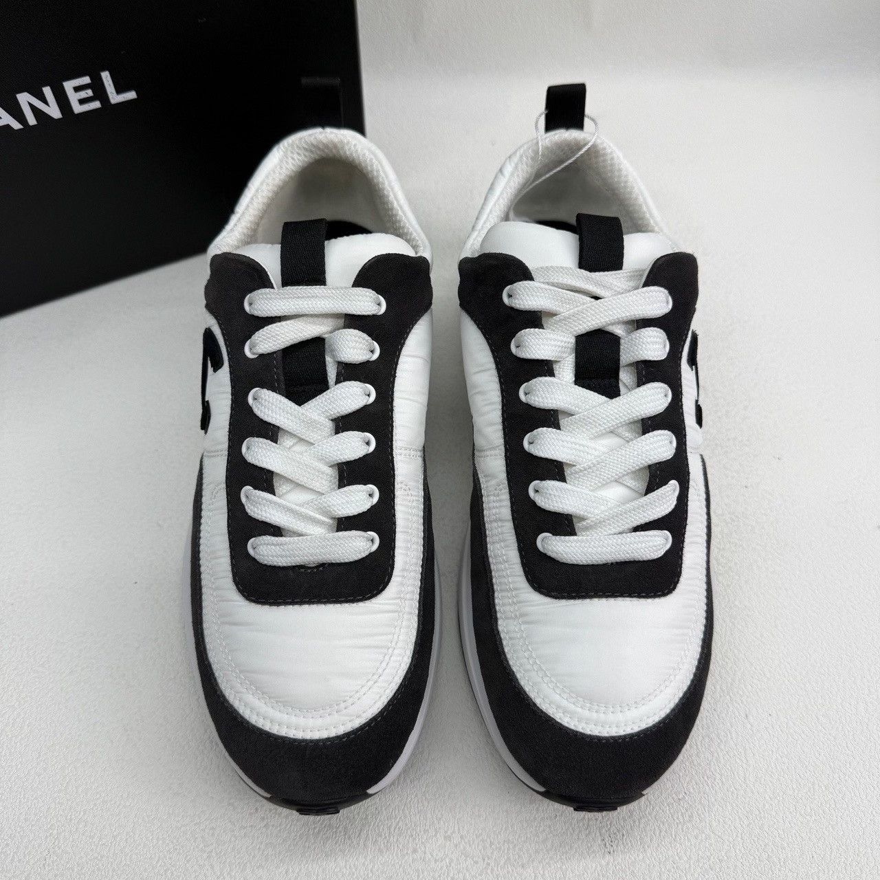 Chanel Chanel CC Logo Low-Top Sneakers Size 40 Size US 9 / IT 39 - 4 Thumbnail
