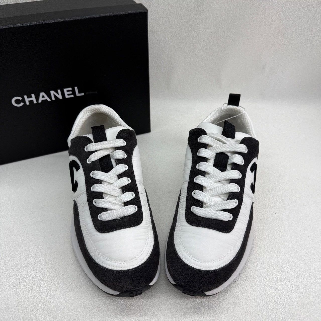 Chanel Chanel CC Logo Low-Top Sneakers Size 40 Size US 9 / IT 39 - 2 Thumbnail