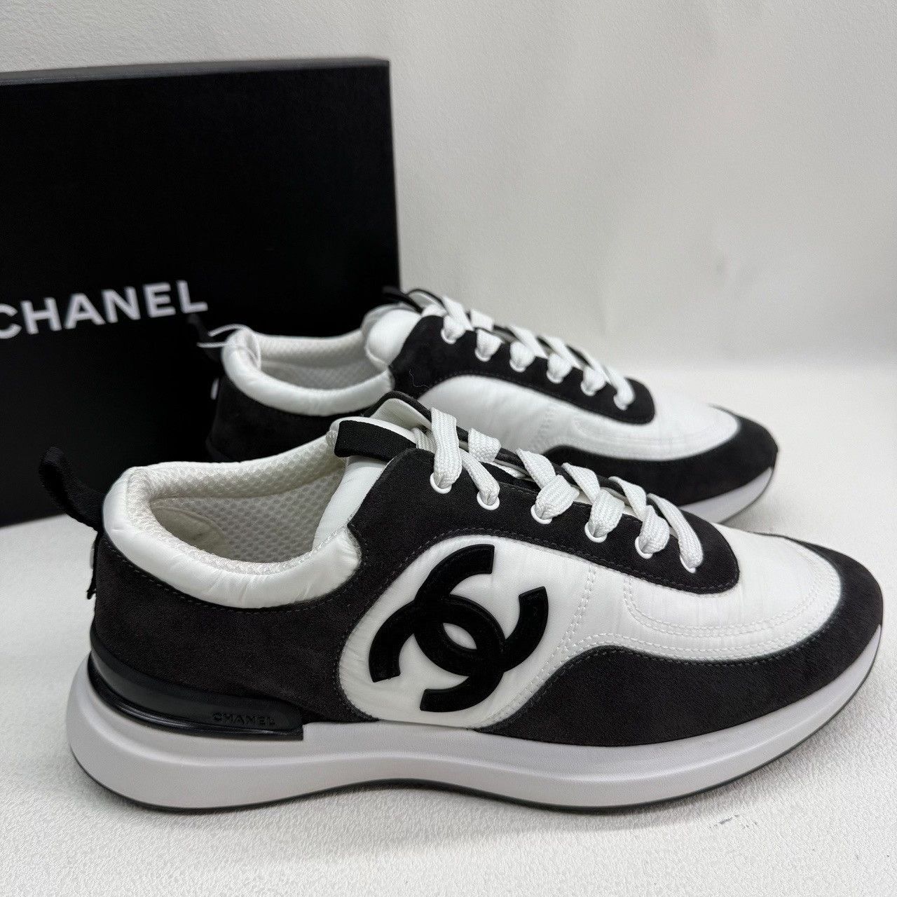 Chanel Chanel CC Logo Low-Top Sneakers Size 40 Size US 9 / IT 39 - 6 Thumbnail