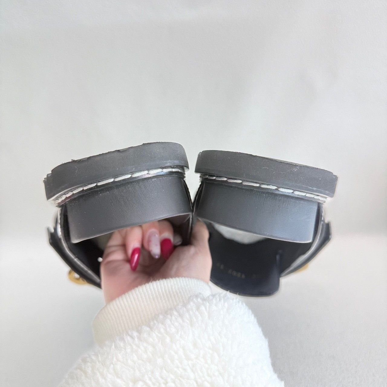 Louis Vuitton Louis Vuitton Monogram Leather Mules Size 37 Size US 7 / IT 37 - 7 Thumbnail