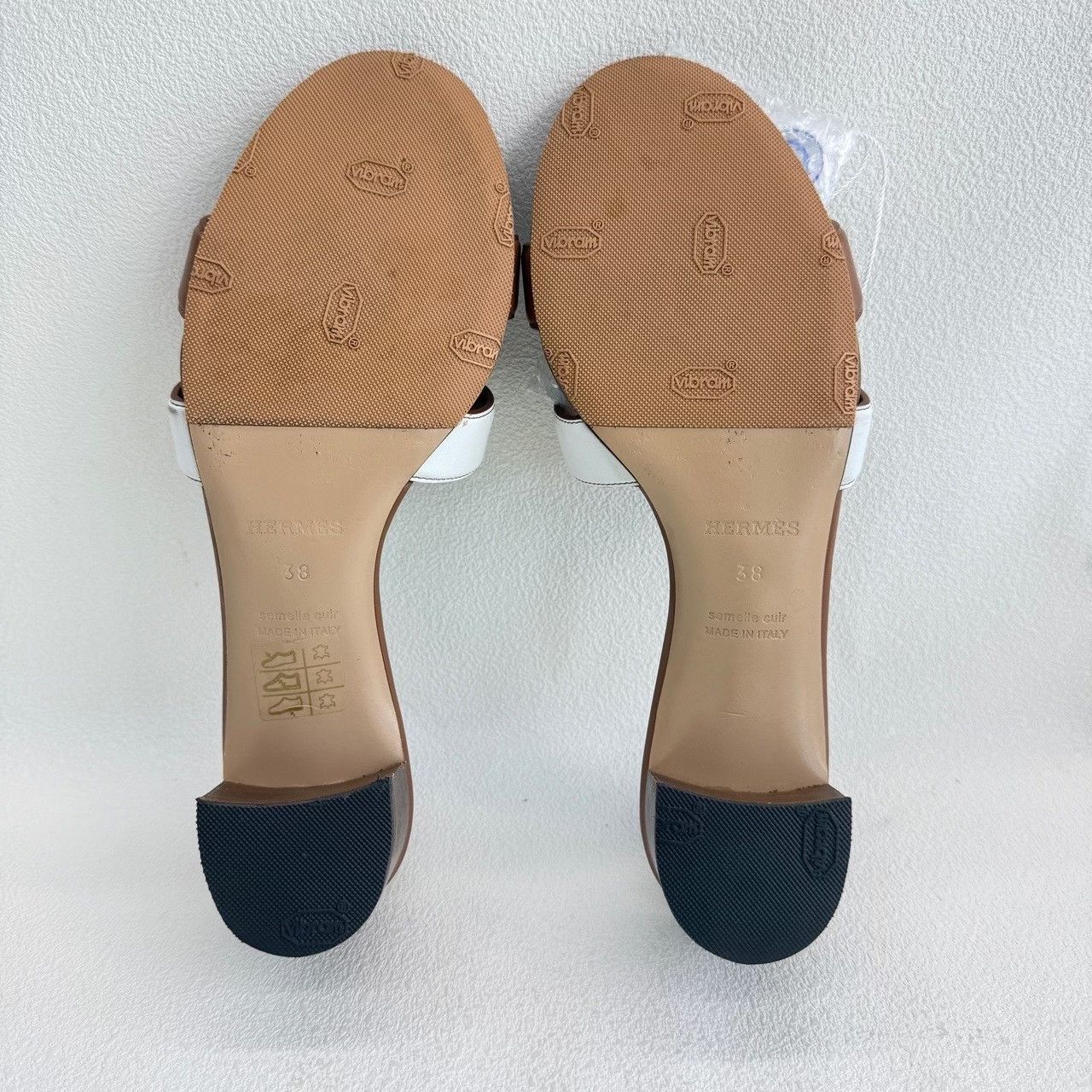 Hermes Hermes Oasis Leather Sandals Size 38 Size US 8 / IT 38 - 7 Thumbnail