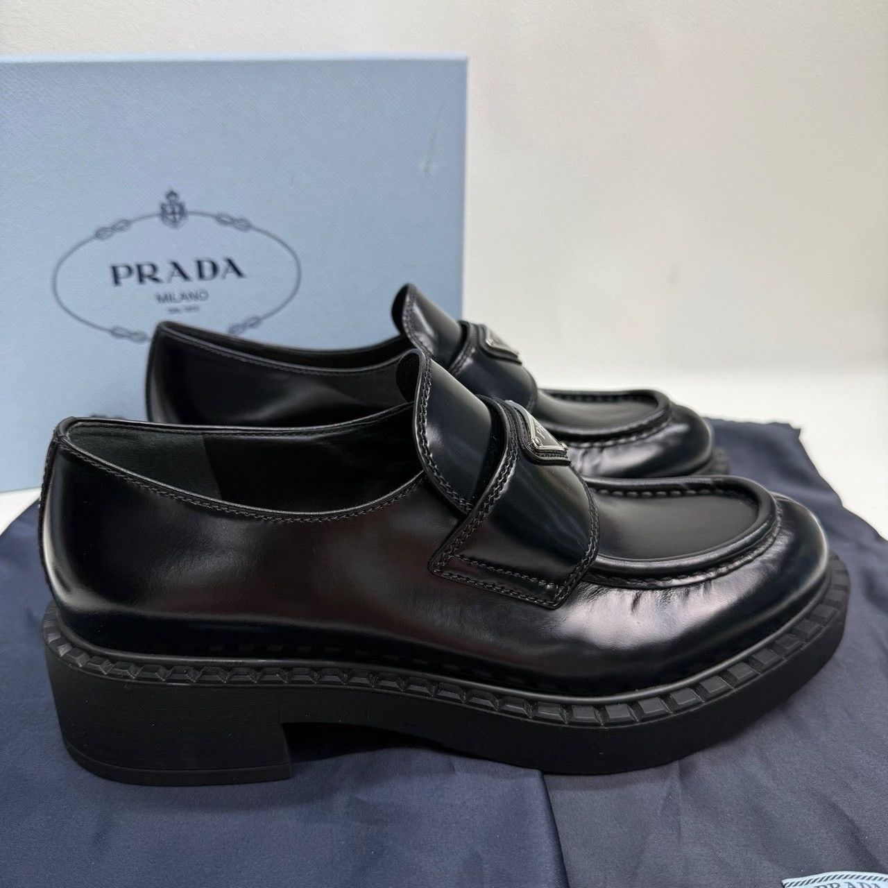 Prada Prada Logo Leather Loafers Size 36.5 Size US 6.5 / IT 36.5 - 6 Thumbnail
