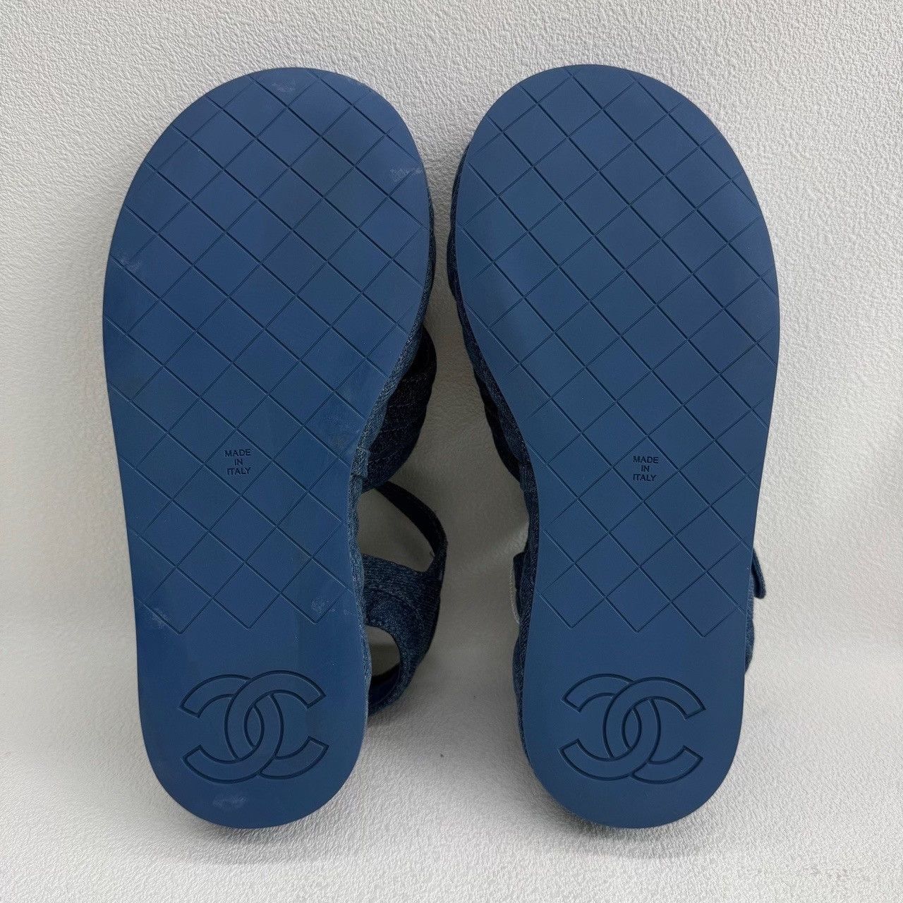 Chanel Chanel Quilted Denim Thong Sandals Size 36 Size US 6 / IT 36 - 9 Thumbnail