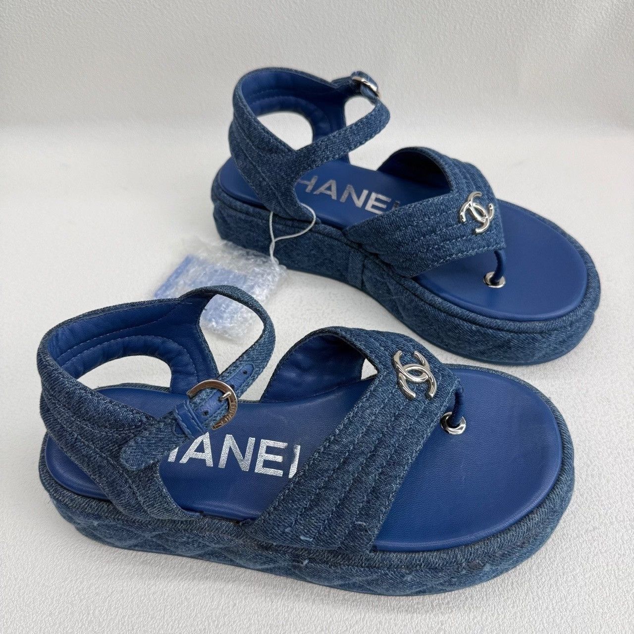 Chanel Chanel Quilted Denim Thong Sandals Size 36 Size US 6 / IT 36 - 4 Thumbnail