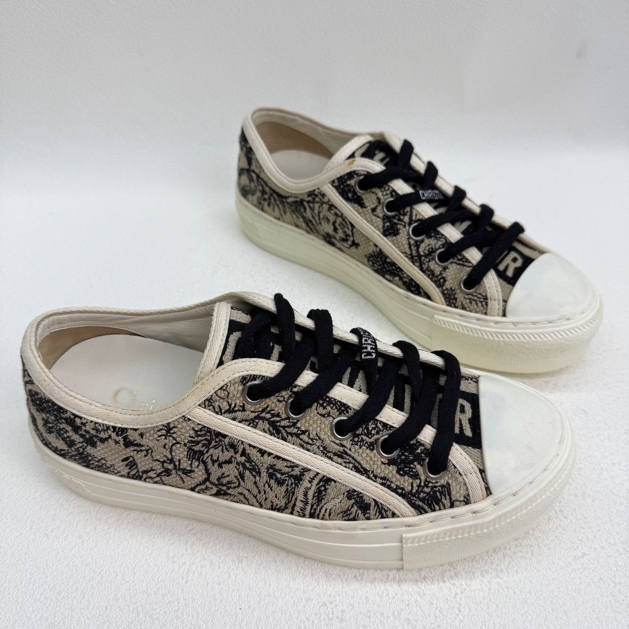 Dior Dior Embroidered Low-Top Sneakers Size 34 Size US 4 / IT 34 - 4 Thumbnail