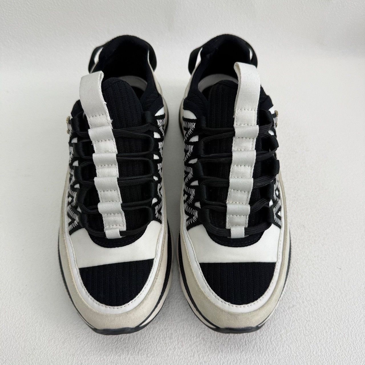 Chanel Chanel CC Logo Low-Top Sneakers Size 36 Size US 5 / IT 35 - 3 Thumbnail