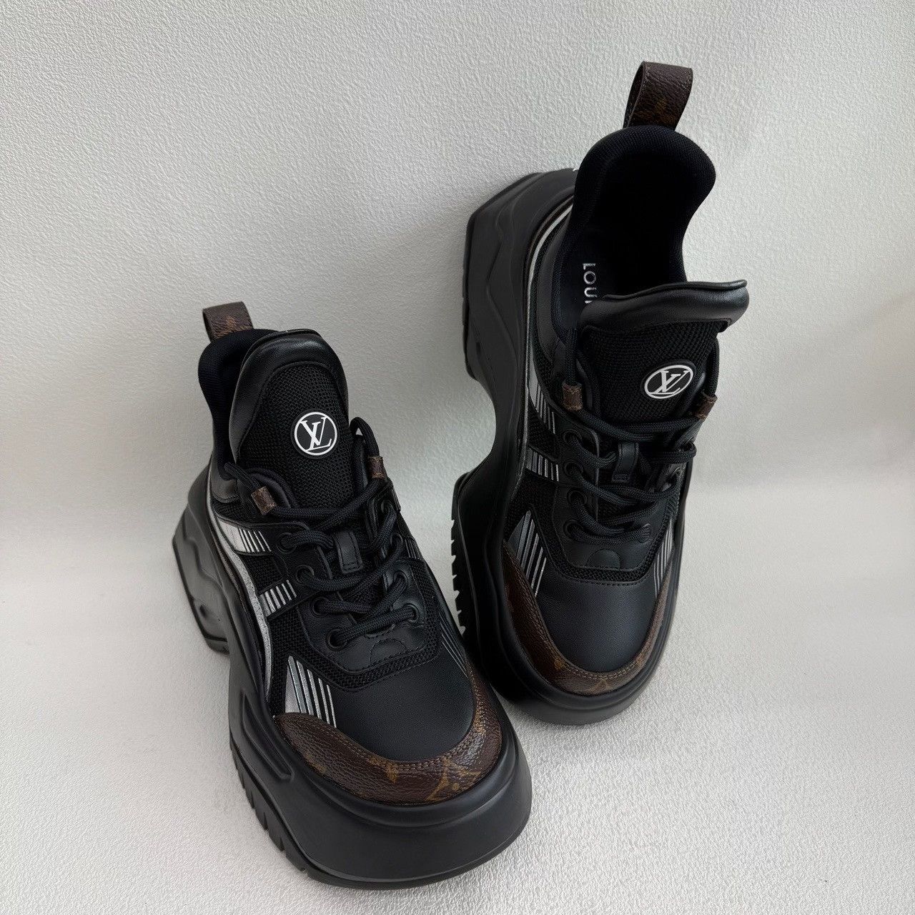 Louis Vuitton Louis Vuitton Archlight 2.0 Sneakers Size 36.5 Size US 6.5 / IT 36.5 - 10 Thumbnail