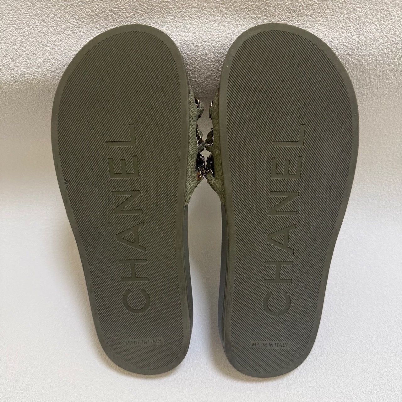 Chanel Chanel Green Chain CC Logo Slides Size 37 Size US 7 / IT 37 - 7 Thumbnail