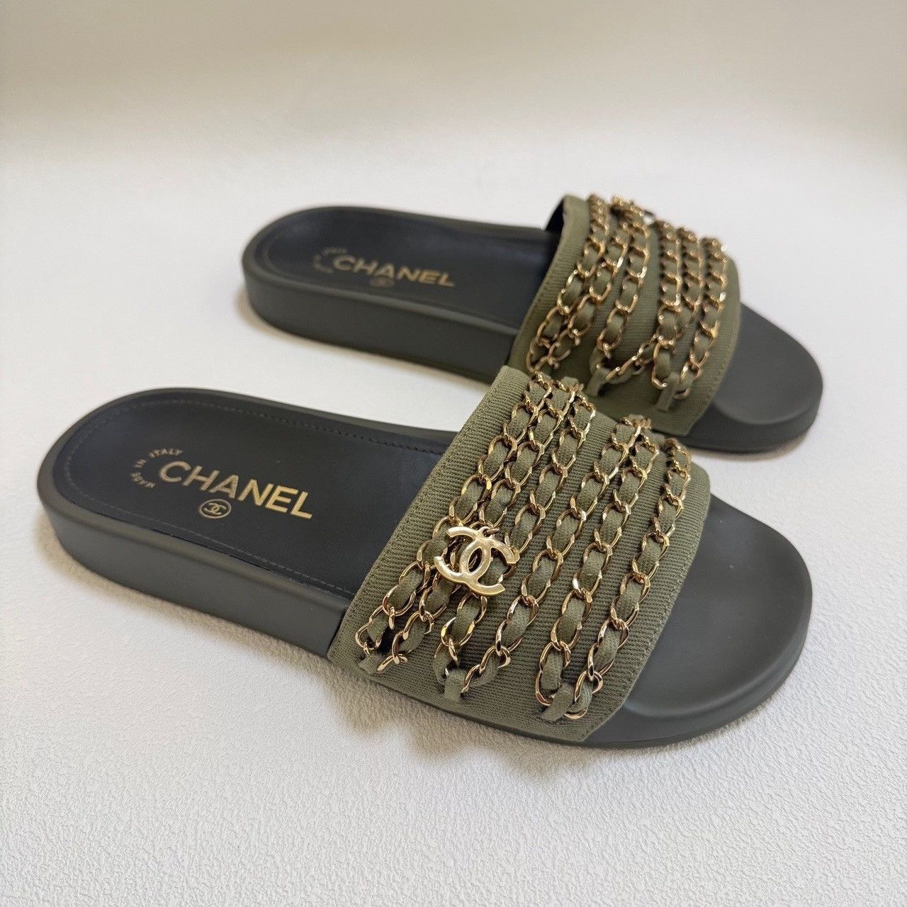 Chanel Chanel Green Chain CC Logo Slides Size 37 Size US 7 / IT 37 - 9 Thumbnail