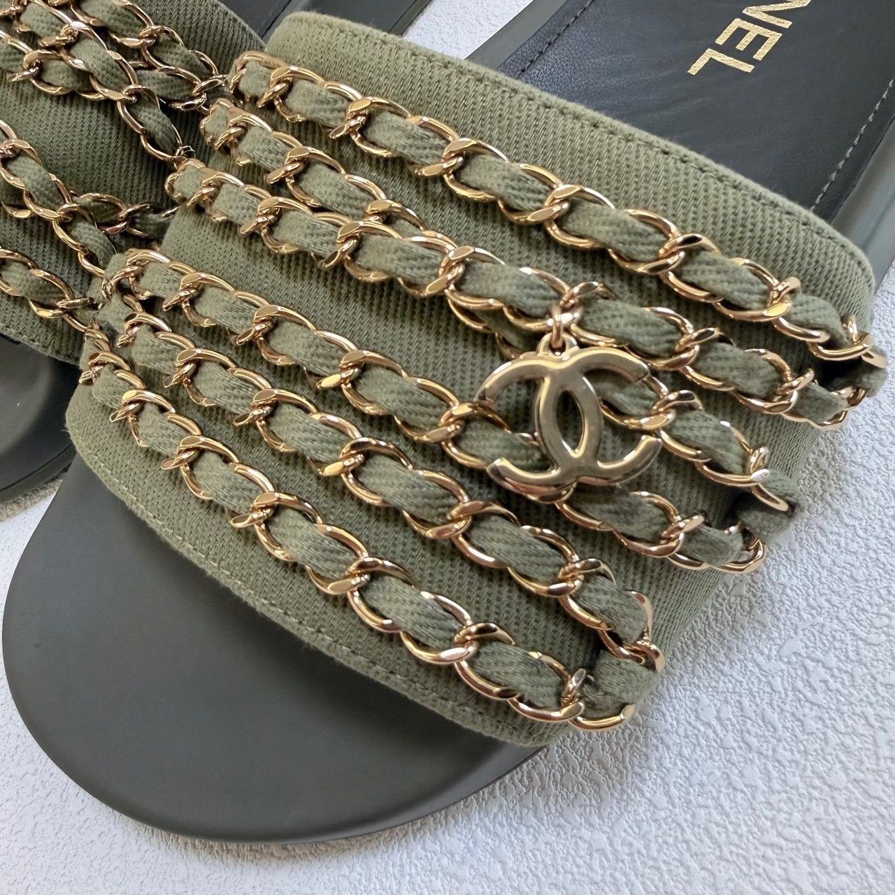Chanel Chanel Green Chain CC Logo Slides Size 37 Size US 7 / IT 37 - 8 Thumbnail