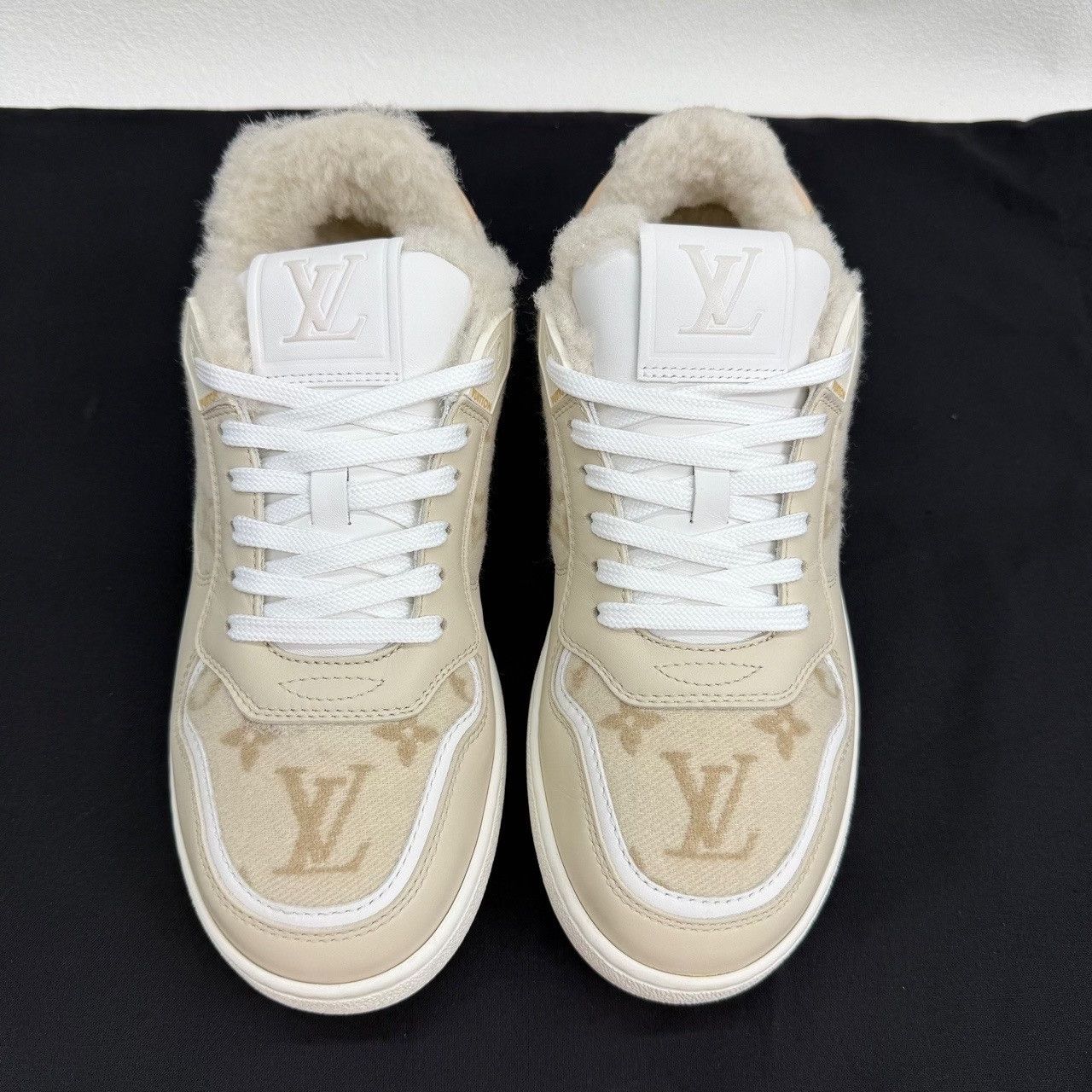 Louis Vuitton Louis Vuitton Monogram Shearling Low-Top Sneakers Size 37.5 Size US 7.5 / IT 37.5 - 3 Thumbnail