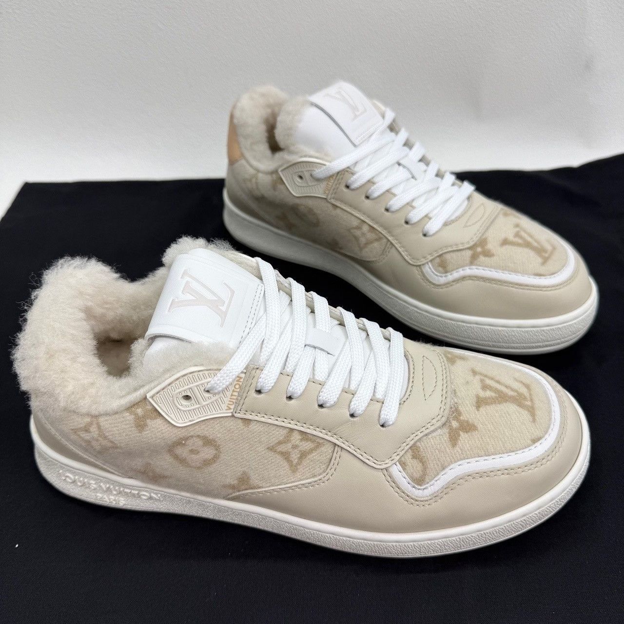 Louis Vuitton Louis Vuitton Monogram Shearling Low-Top Sneakers Size 37.5 Size US 7.5 / IT 37.5 - 4 Thumbnail