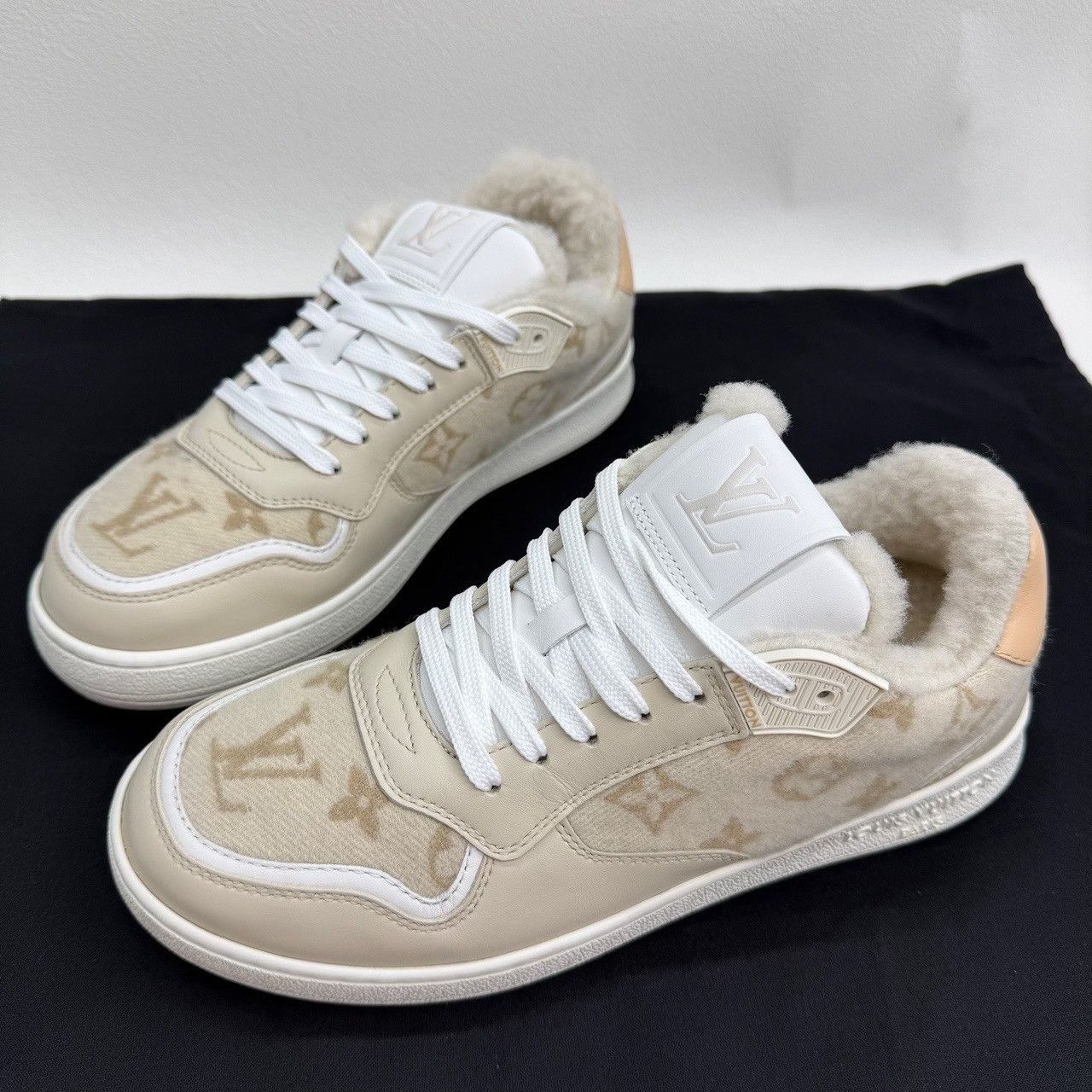 Louis Vuitton Louis Vuitton Monogram Shearling Low-Top Sneakers Size 37.5 Size US 7.5 / IT 37.5 - 2 Thumbnail