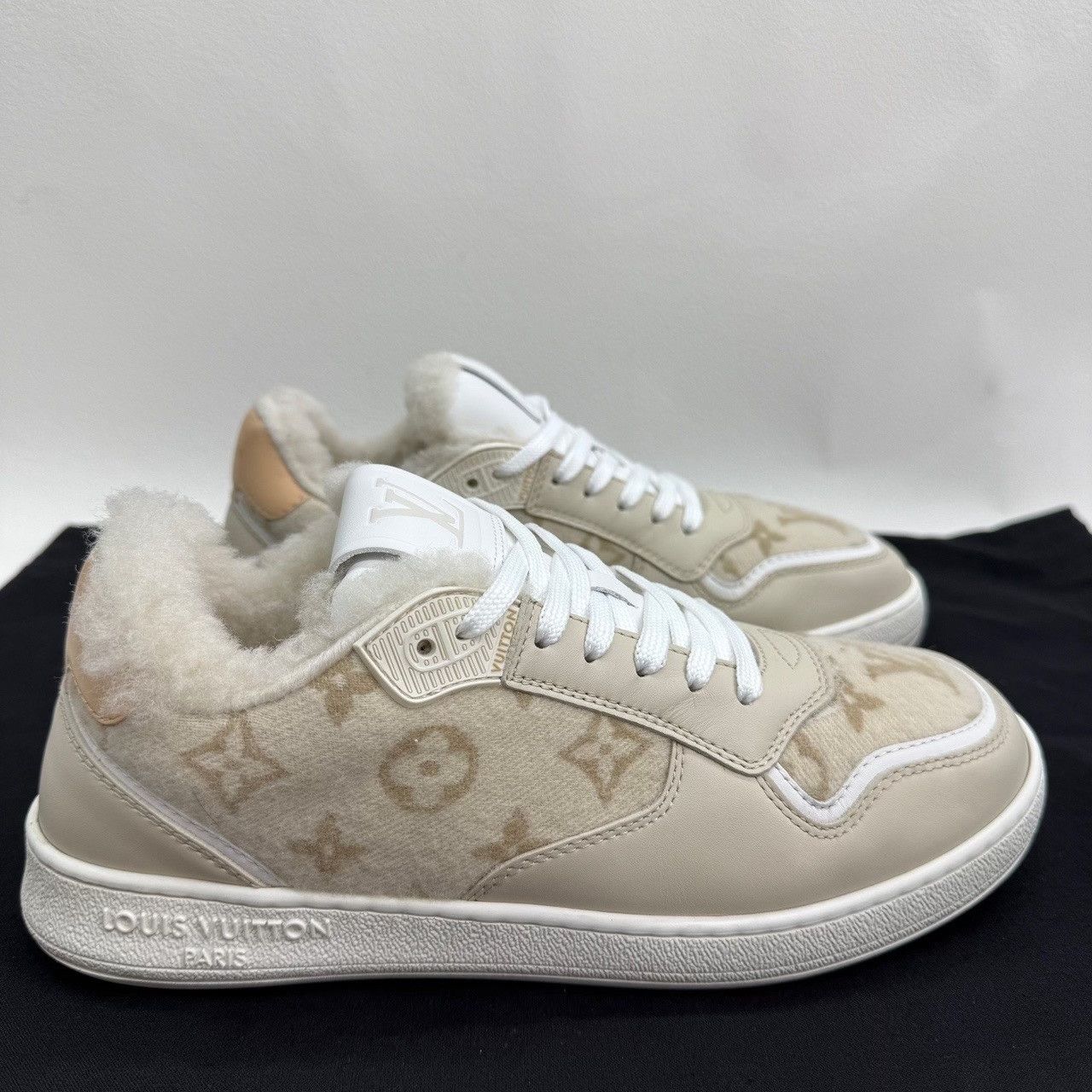 Louis Vuitton Louis Vuitton Monogram Shearling Low-Top Sneakers Size 37.5 Size US 7.5 / IT 37.5 - 5 Thumbnail